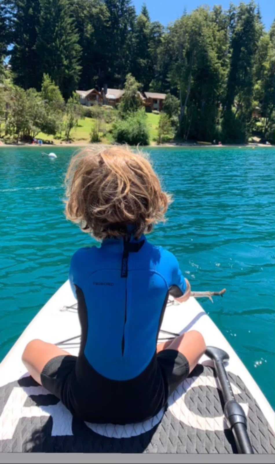 Paseo en paddle por un lago del sur